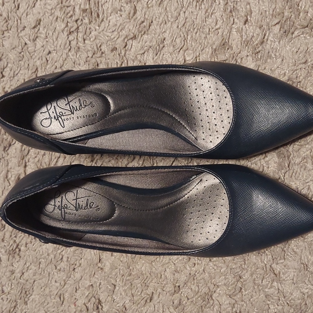 Navy kitten heels